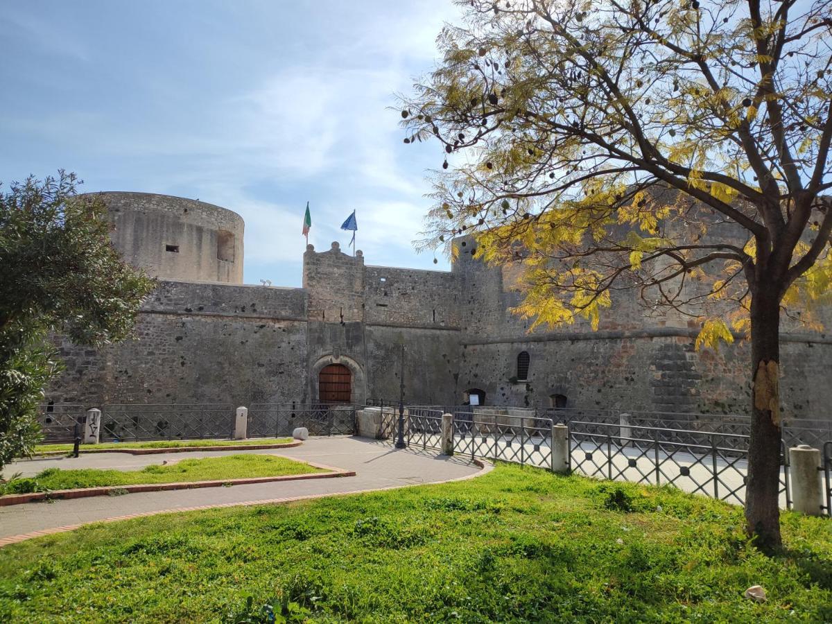 Dimora Della Marchesa - Al Duomo Appartement Manfredonia Buitenkant foto