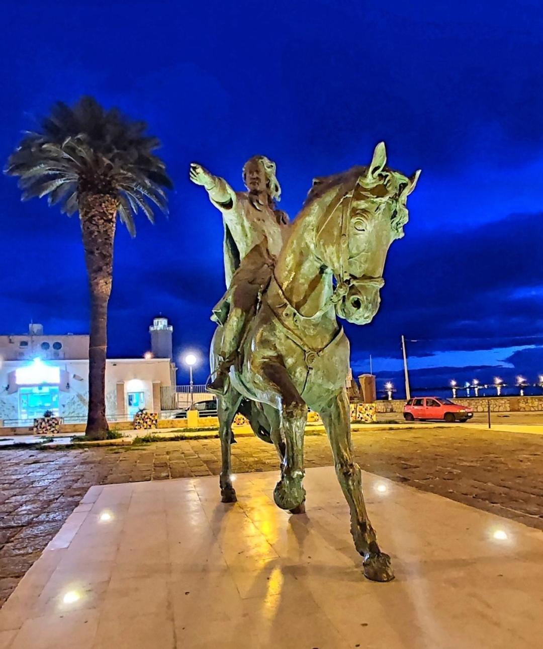 Dimora Della Marchesa - Al Duomo Appartement Manfredonia Buitenkant foto