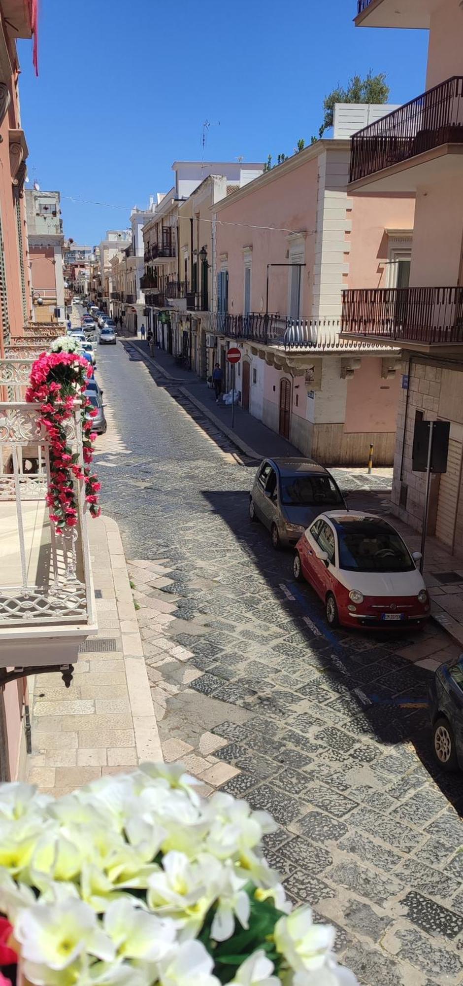 Dimora Della Marchesa - Al Duomo Appartement Manfredonia Buitenkant foto